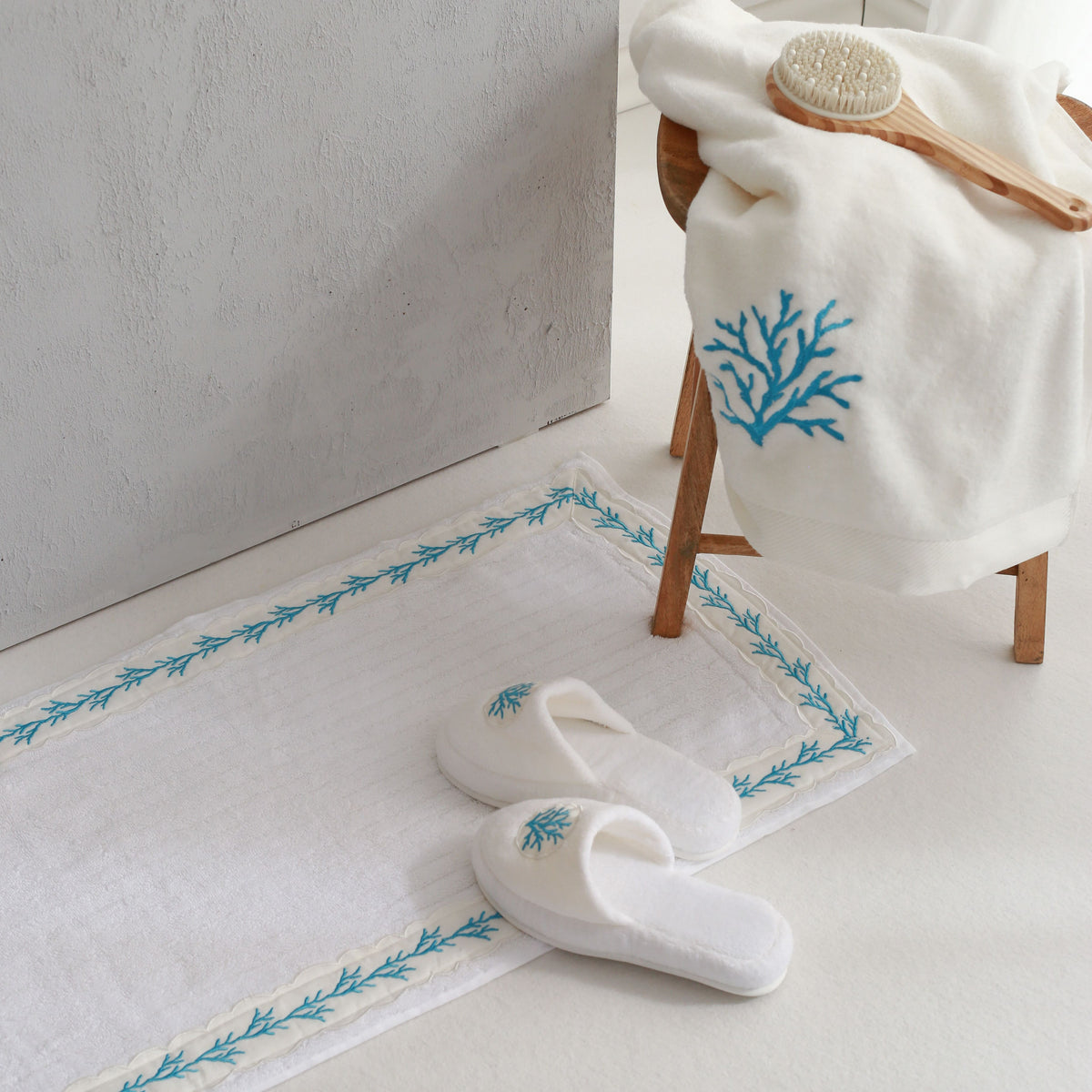 KM Home Collection-Turkuvaz Mercan İşlemeli Pamuk Banyo Terliği-Test-3-roqelvaxirum.shop