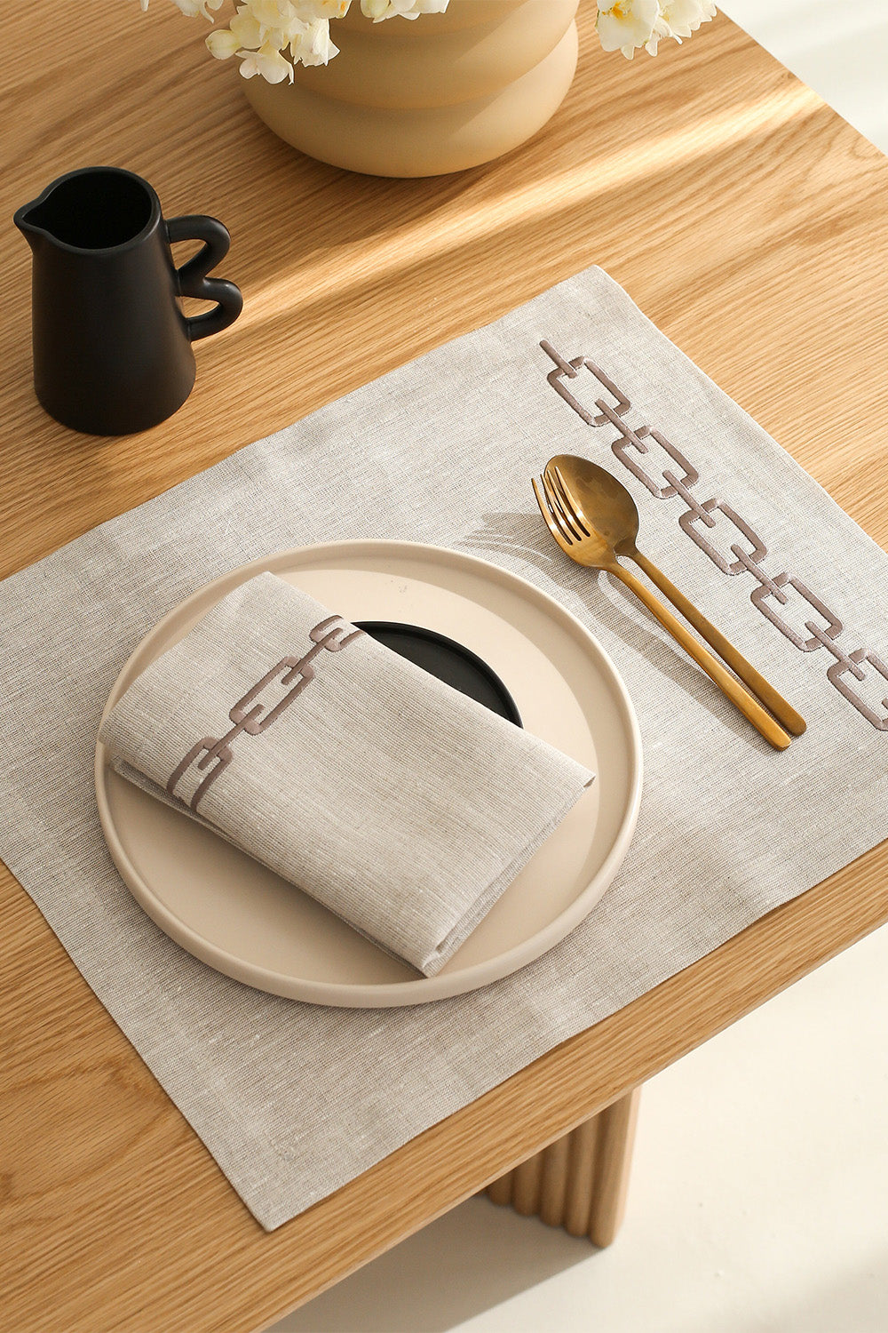Km Home Collection-2’Li Set Zincir İşlemeli Taş Rengi Peçete-Sunum Aksesuarları-3-roqelvaxirum.shop