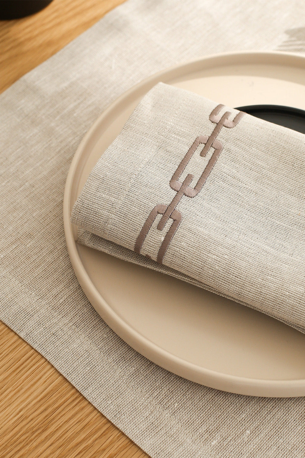 Km Home Collection-2’Li Set Zincir İşlemeli Taş Rengi Peçete-Sunum Aksesuarları-4-roqelvaxirum.shop