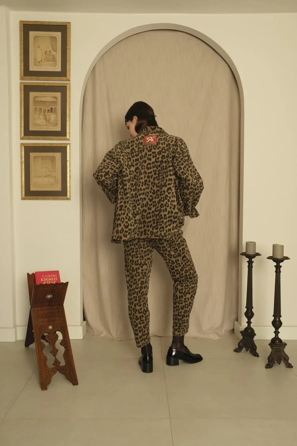 Le-Monade Dreams-Kadife Kahve Leopar Desenli Gömlek-Gömlek-6-roqelvaxirum.shop