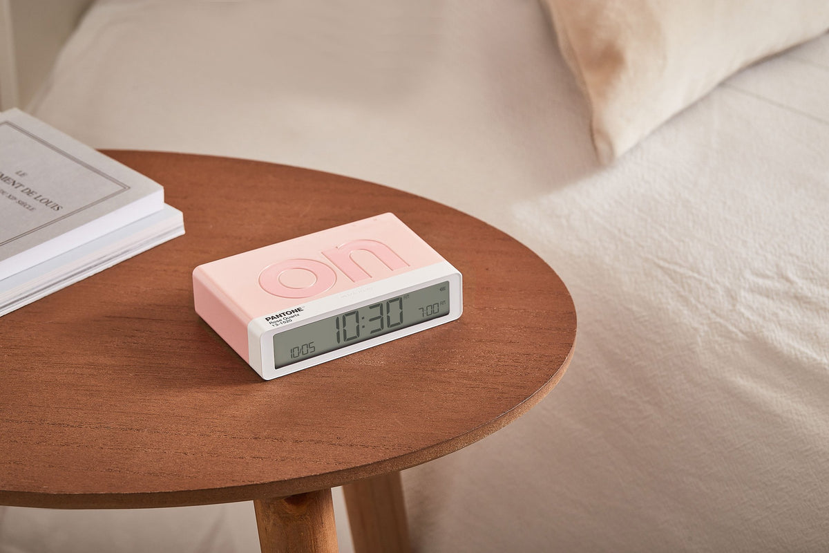 Lexon-X Pantone Flip Klasik şarj Edilebilir Alarm Saat Pembe-Alarm Saatler-2-roqelvaxirum.shop