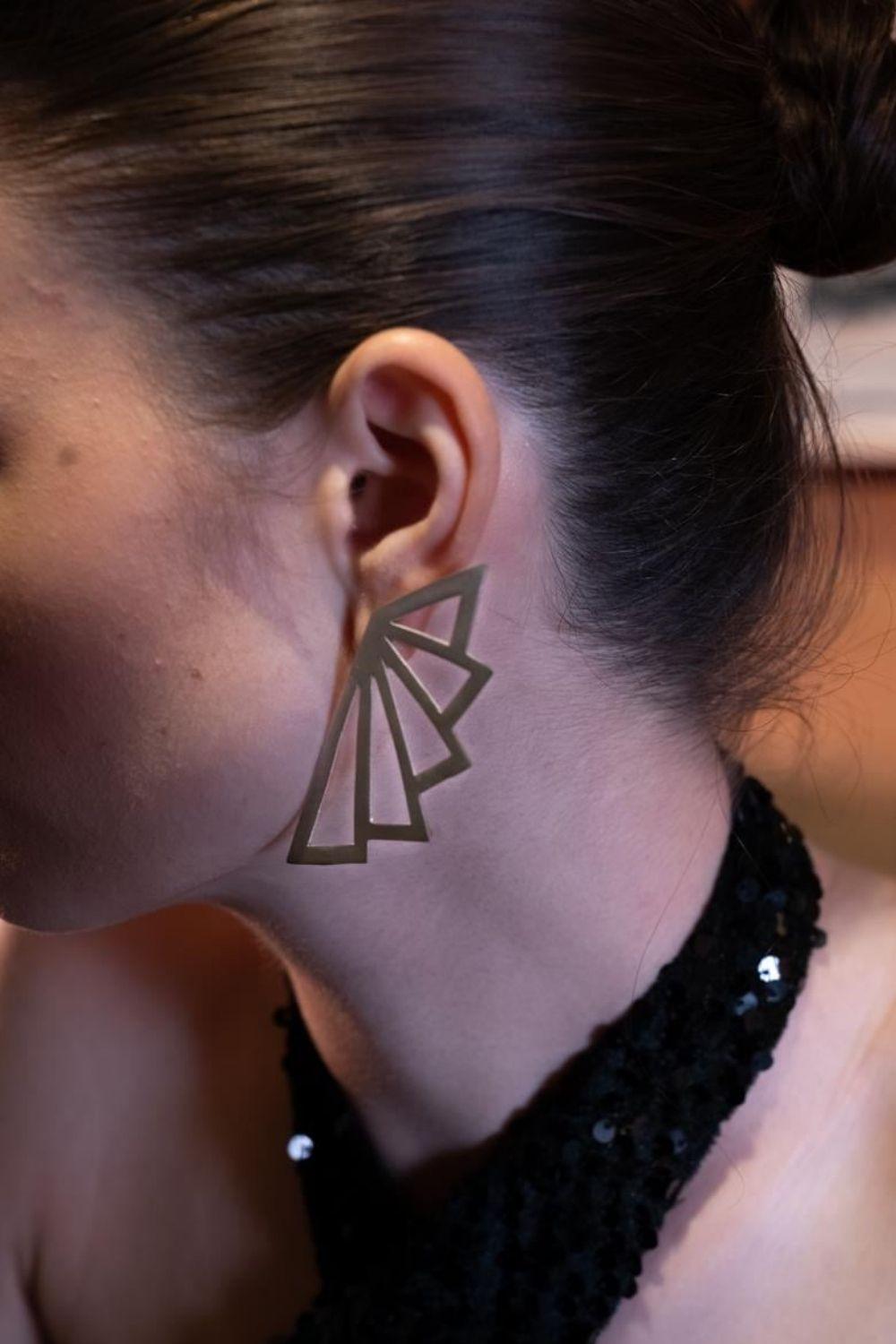 Linya Jewellery-Asimetrik Üçgen Küpe Gümüş-Küpe-3-roqelvaxirum.shop