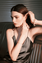 Linya Jewellery-Brey Amorf Mat İncili Kelepçe-Bileklik-5-roqelvaxirum.shop