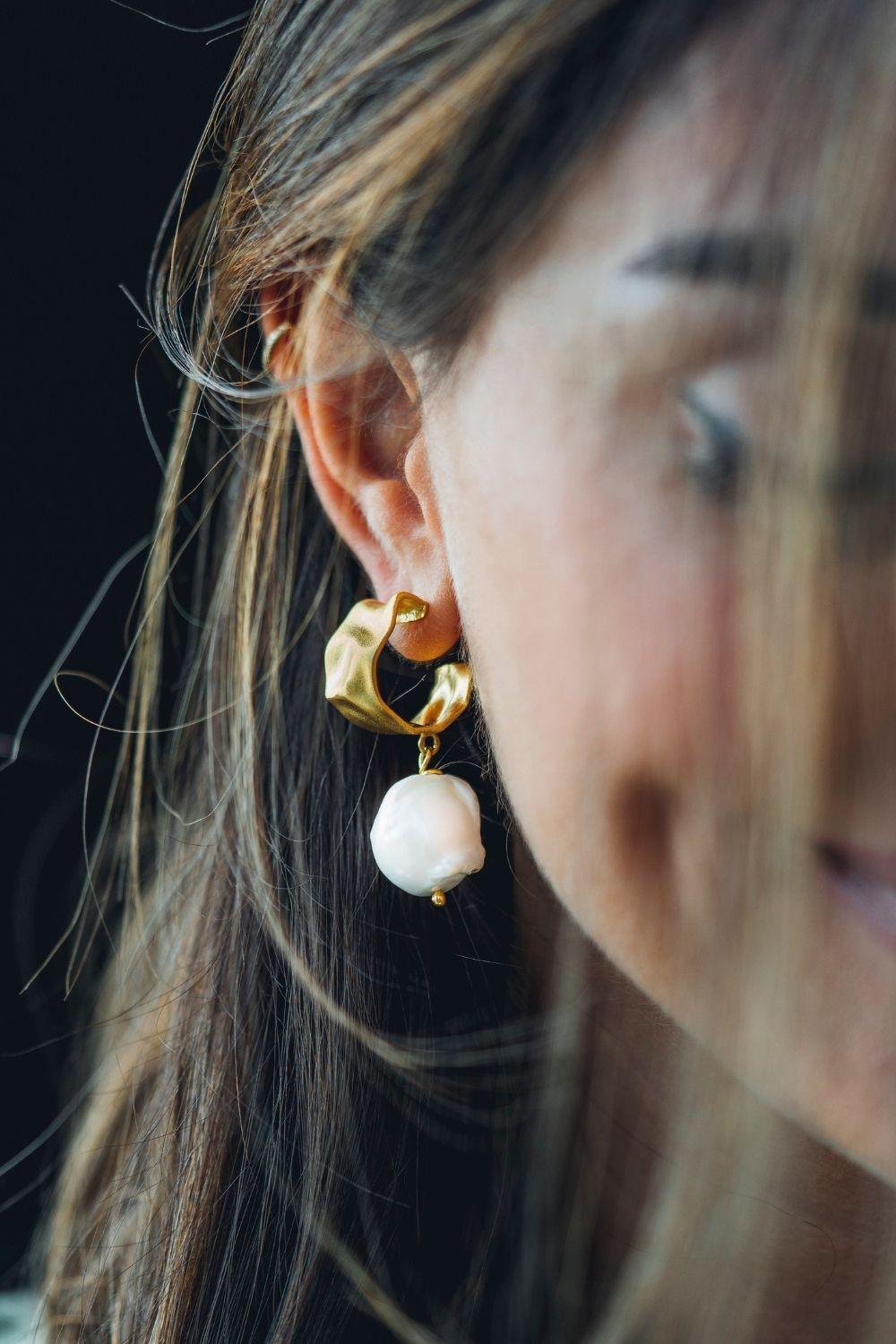 Linya Jewellery-Cora İncili Halka Küpe-Küpe-2-roqelvaxirum.shop