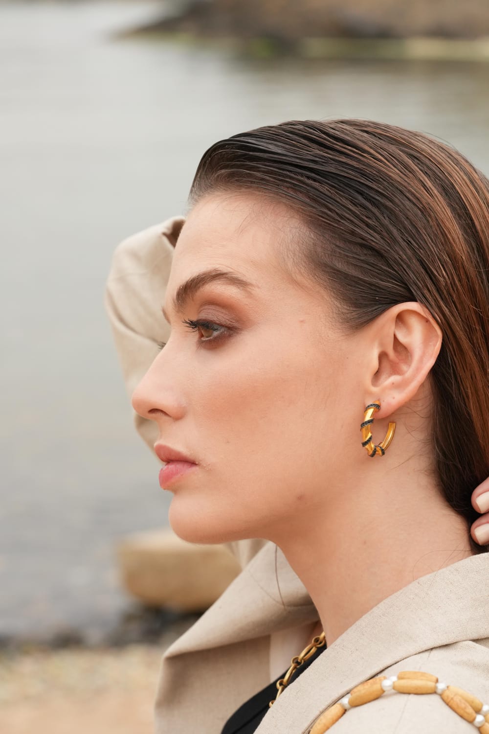 Linya Jewellery-Emily Siyah Taşlı Halka Küpe-Küpe-4-roqelvaxirum.shop