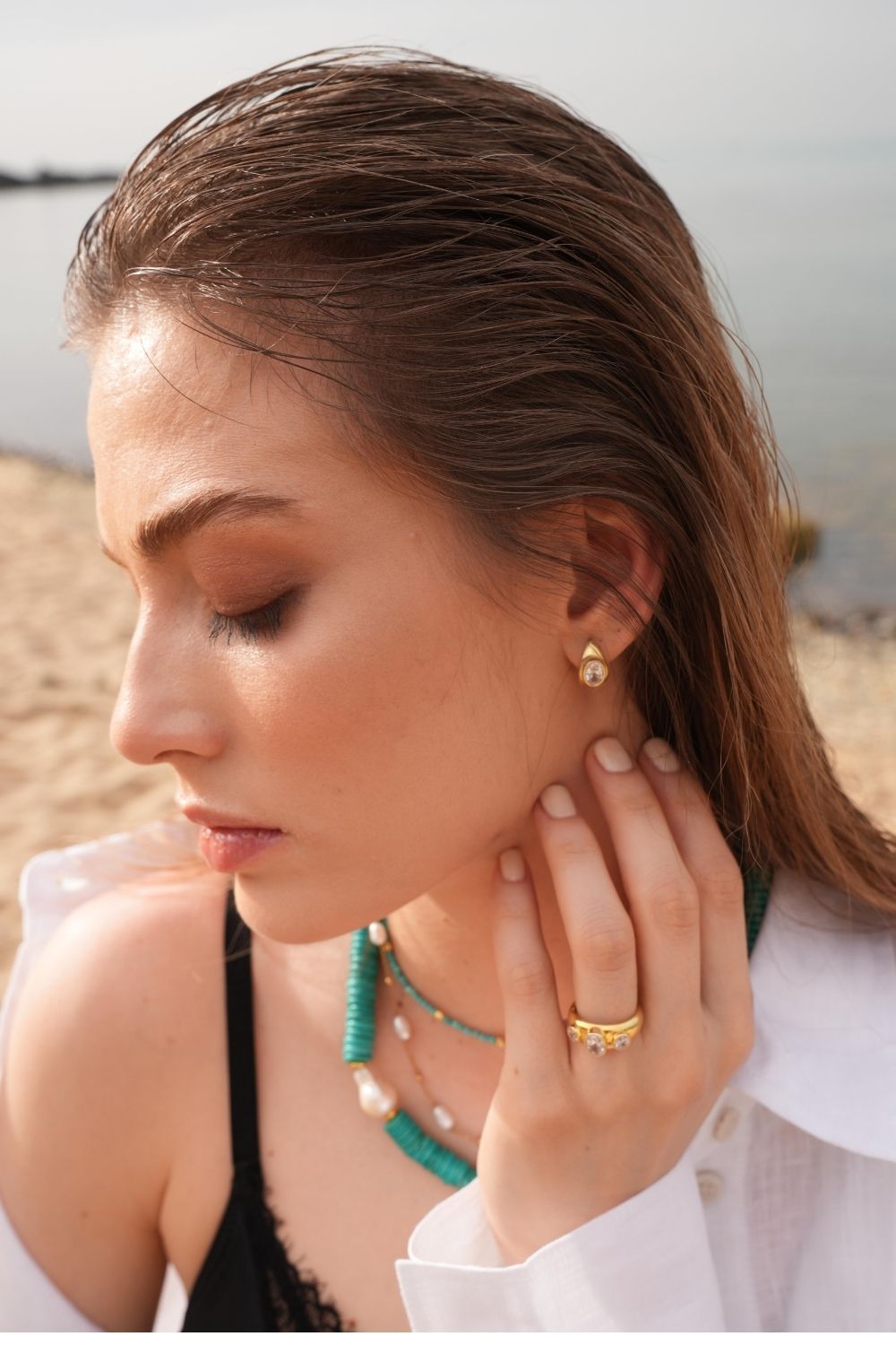 Linya Jewellery-Lina Beyaz Damla Taşlı Küpe-Küpe-2-roqelvaxirum.shop
