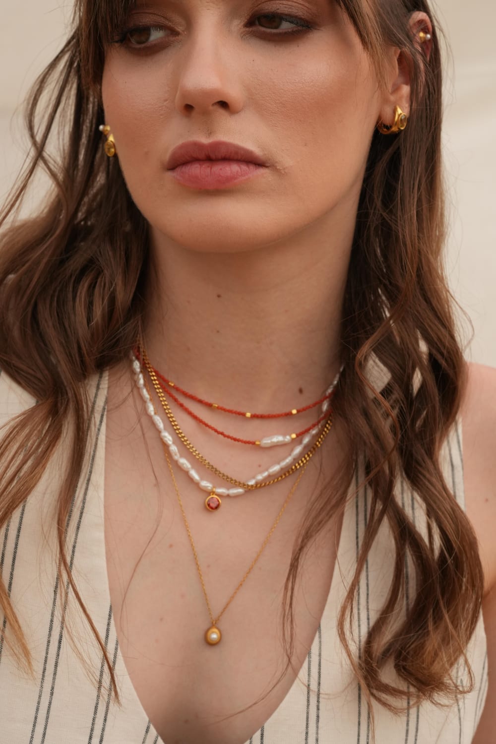 Linya Jewellery-Mira Kırmızı Mercanlı Küçük Toplu Kolye-Kolye-6-roqelvaxirum.shop