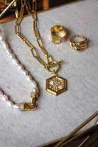 Linya Jewellery-Miyness Baget Madalyon Kolye Gold-Kolye-2-roqelvaxirum.shop