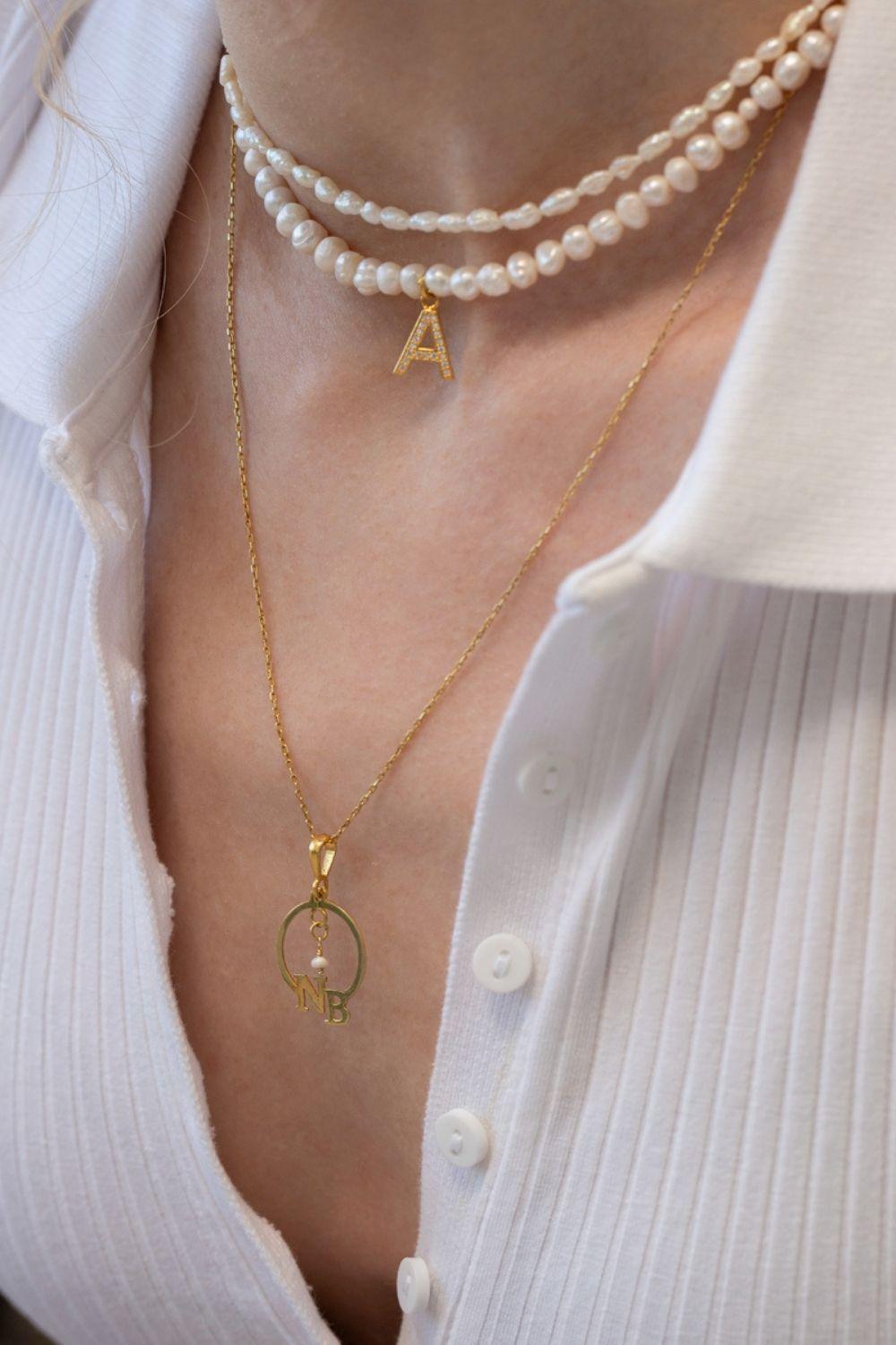 Linya Jewellery-Mono A Harfli İnci Kolye-Kolye-4-roqelvaxirum.shop