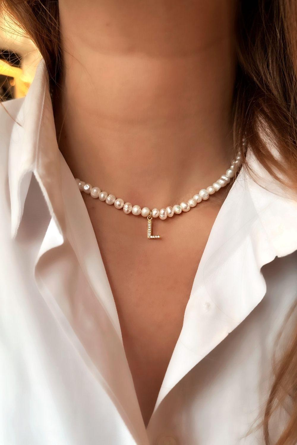 Linya Jewellery-Mono L Harfli İnci Kolye-Kolye-2-roqelvaxirum.shop