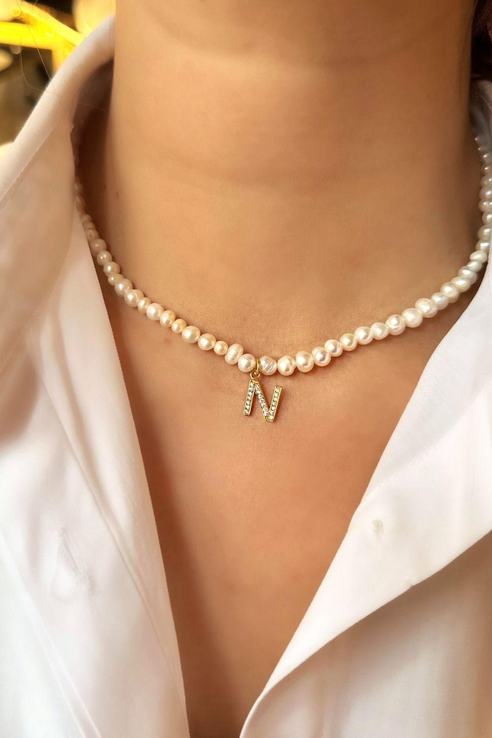 Linya Jewellery-Mono N Harfli İnci Kolye-Kolye-2-roqelvaxirum.shop