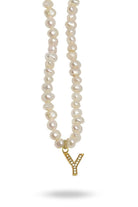 Linya Jewellery-Mono Y Harfli İnci Kolye-Kolye-1-roqelvaxirum.shop