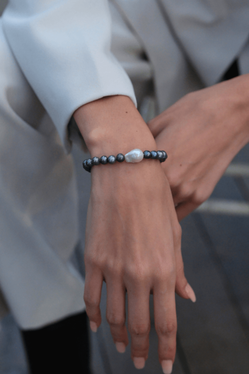 Linya Jewellery-Vola Siyah İnci Bileklik-Bileklik-2-roqelvaxirum.shop