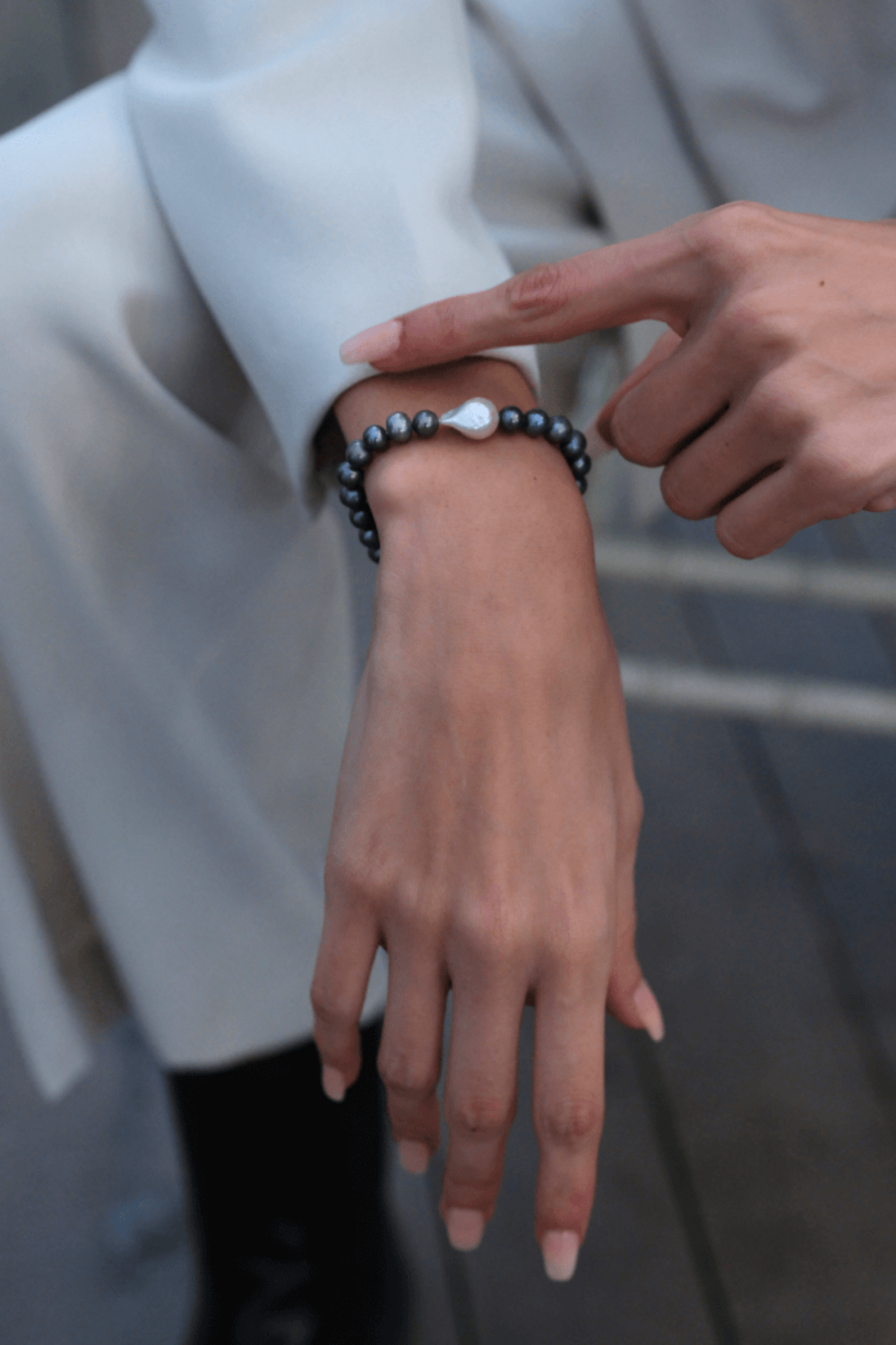 Linya Jewellery-Vola Siyah İnci Bileklik-Bileklik-4-roqelvaxirum.shop