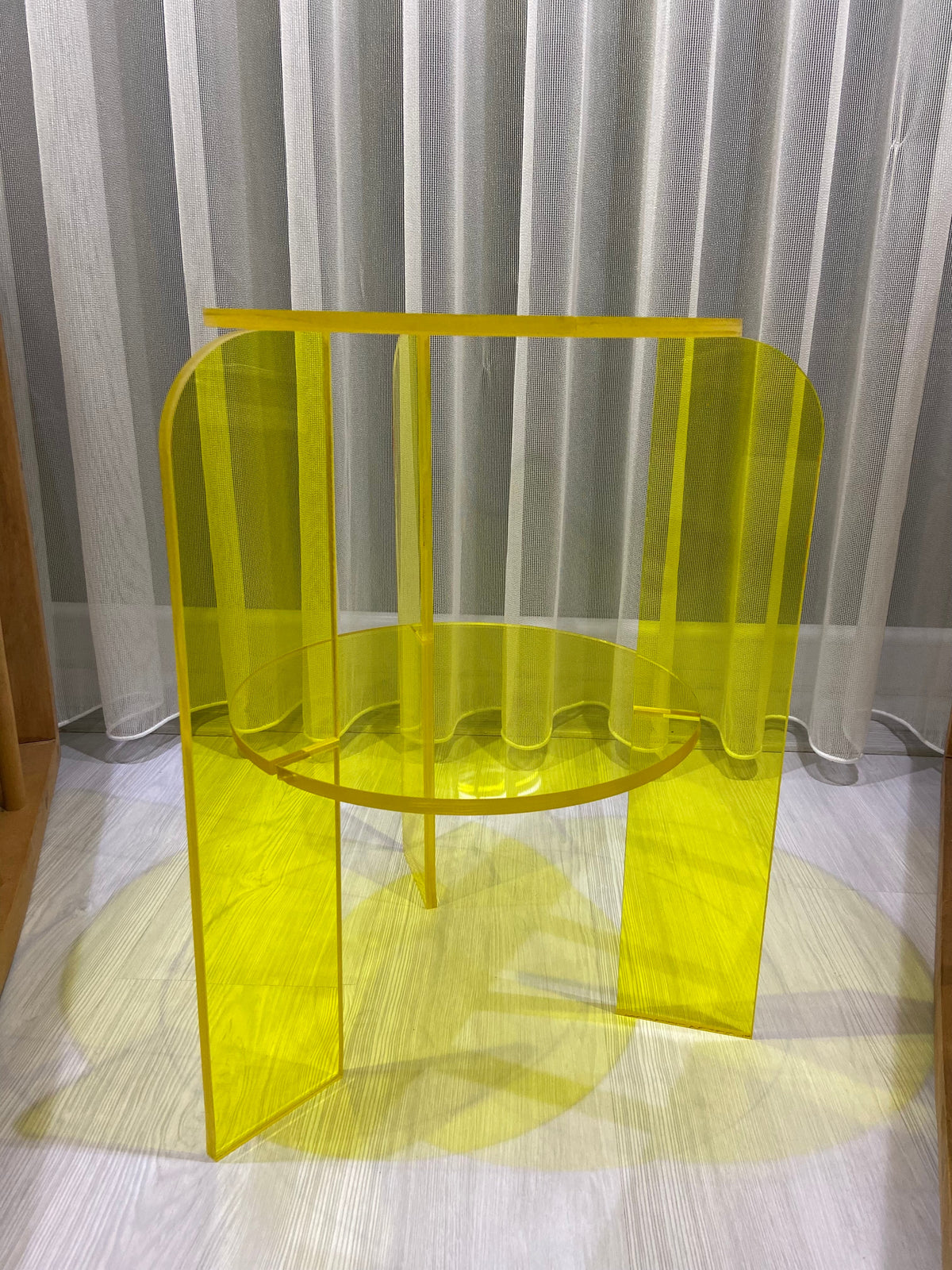 Lujolab.-Sarı Pleksi Orta Sehpa-Sehpa-10-roqelvaxirum.shop