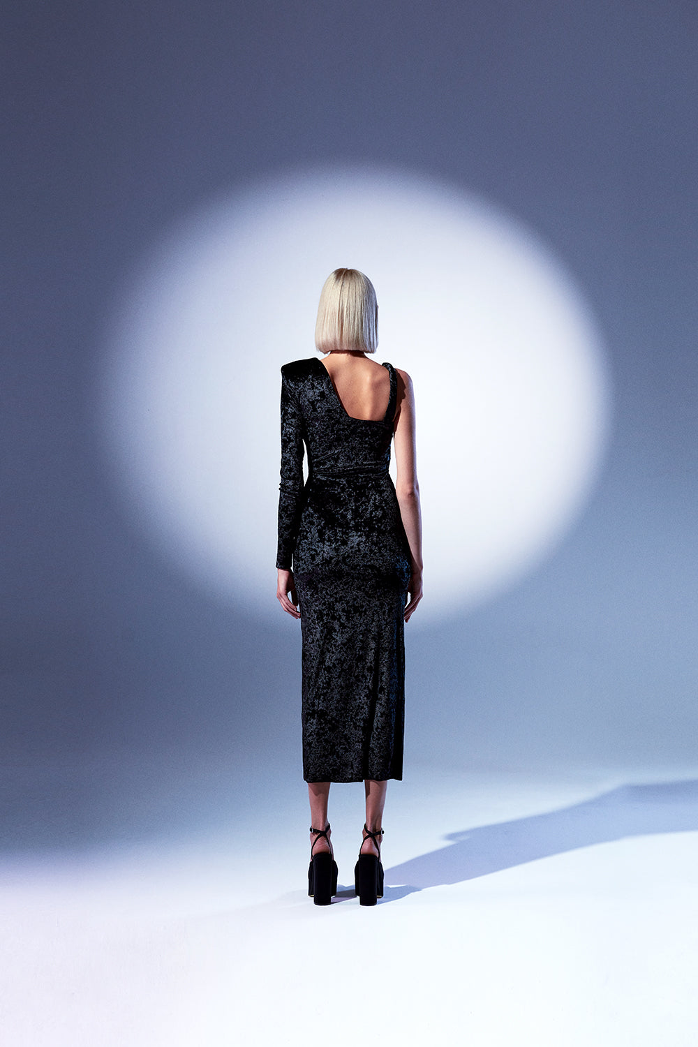 Lunaire Studio-Eclipse - Siyah Kadife Asimetrik Kollu Elbise-Elbise-4-roqelvaxirum.shop