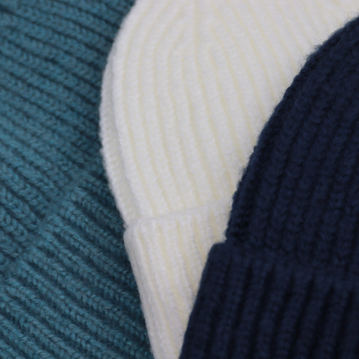 Maison Sacrée-Light Blue White Navy Beanie Three Pack-Bere-5-roqelvaxirum.shop