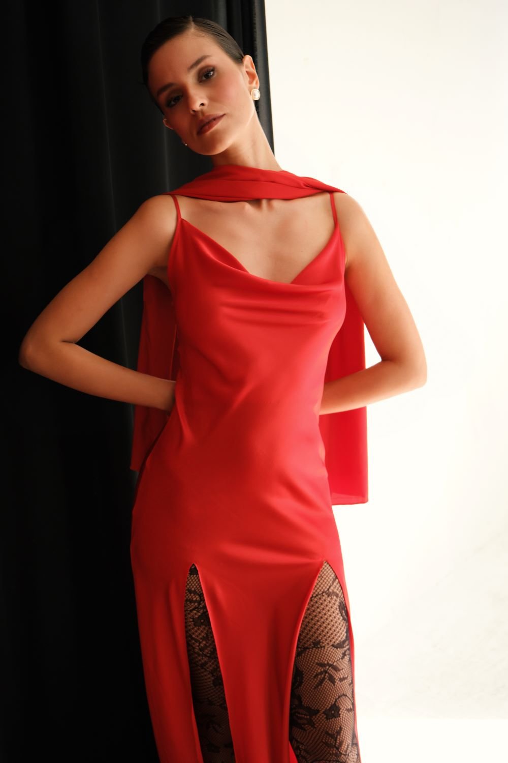 Manshet-Ysabel Yırtmaçlı Saten Elbise-Elbise-2-roqelvaxirum.shop