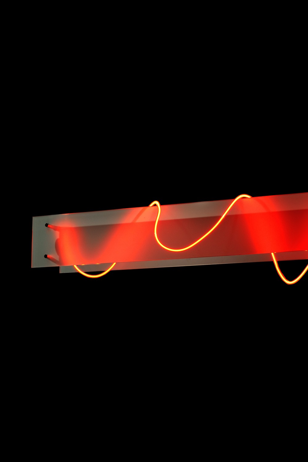 Metastudio-Neon Sarkıt-Avize-1-roqelvaxirum.shop