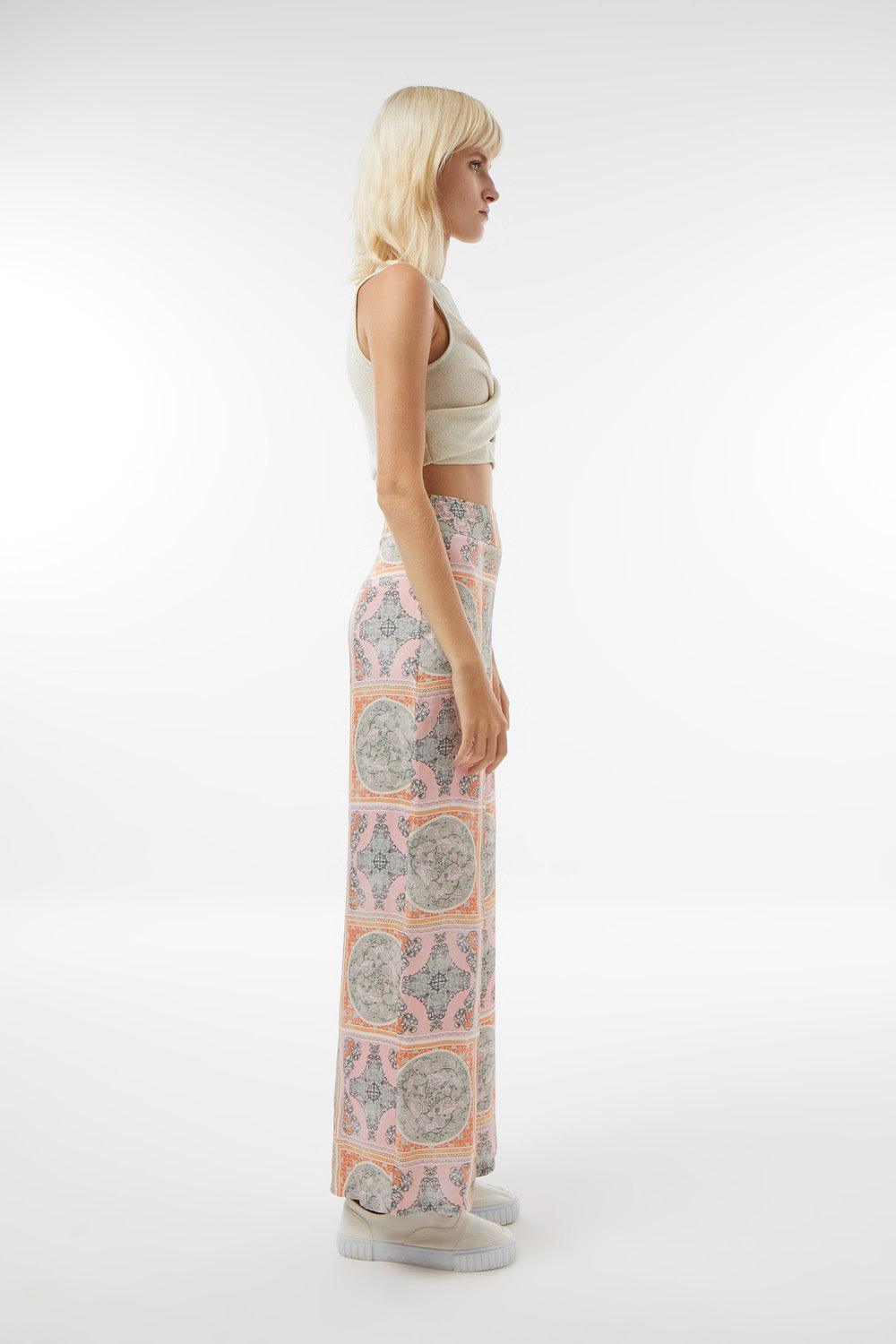 Midground-Crop Top-Crop Top-2-roqelvaxirum.shop