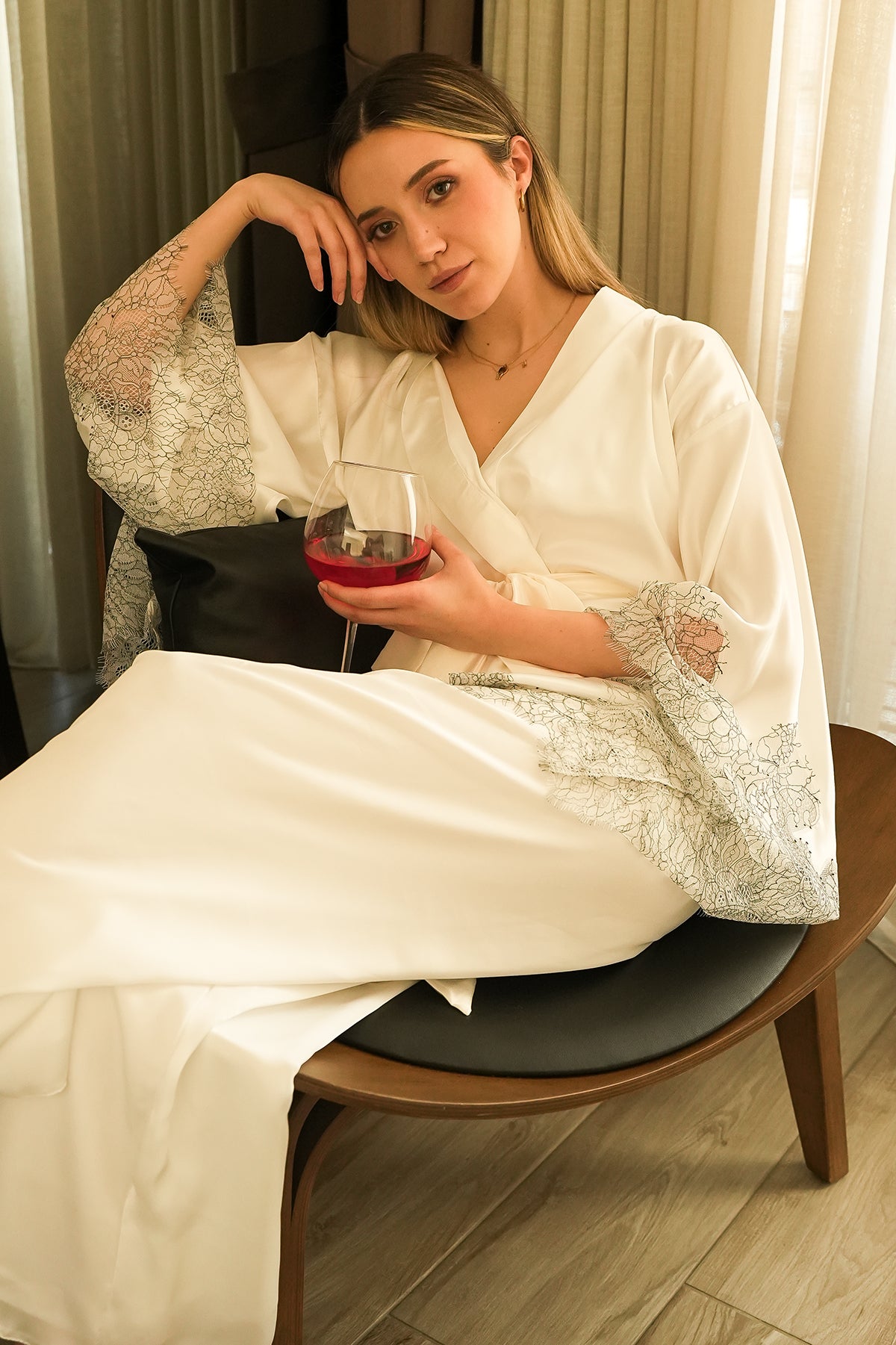 Beyaz Renk Fransiz Dantelli KiMono-Pantolon Takim