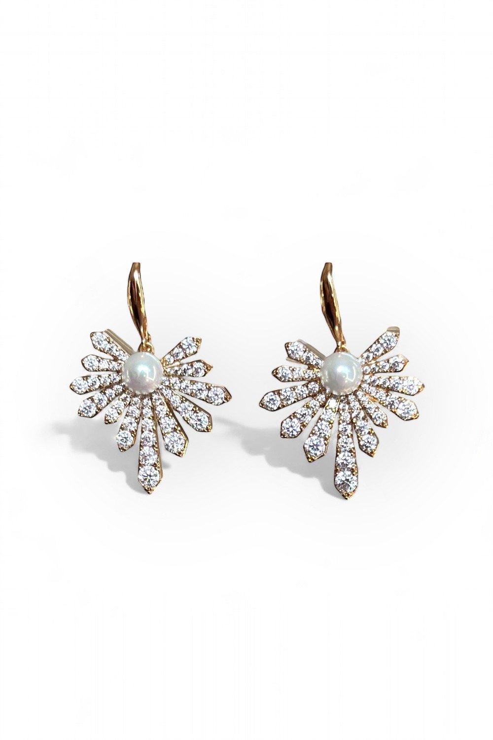 Monadas Bijou-Sunshine Sparkle 18k Rengi Sallantılı Küpe-Küpe-1-roqelvaxirum.shop