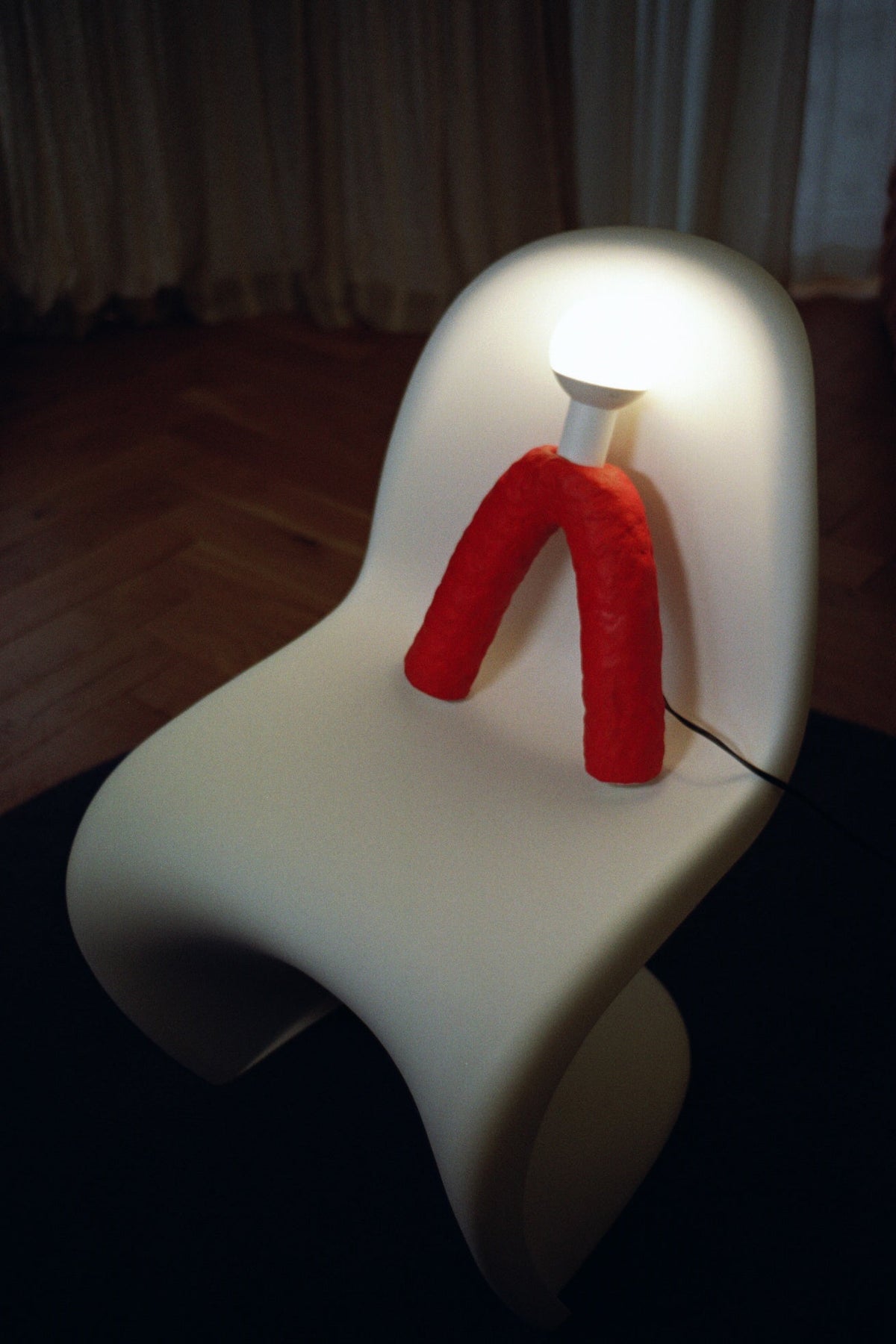 Mujj Objects-Table Lamp V-Masa Lambası-3-roqelvaxirum.shop