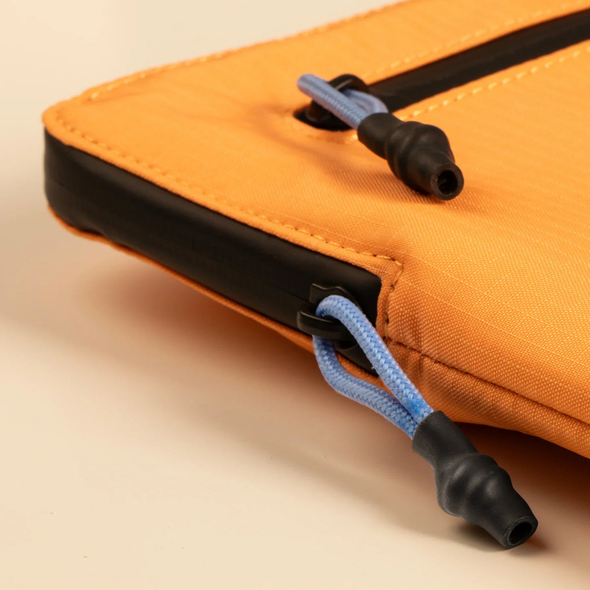 Native Union Ultralight Sleeve For Macbook 13" Apricot Laptop Kılıfı