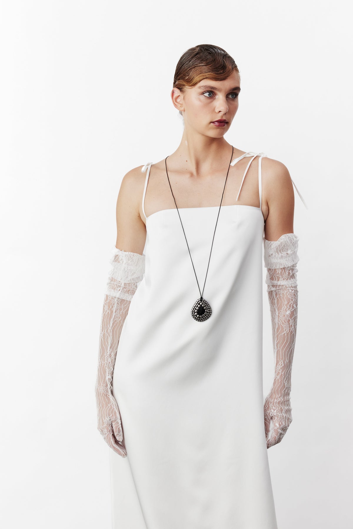 Nazlı Ceren-Aella Saten Elbise Beyaz-Elbise-2-roqelvaxirum.shop