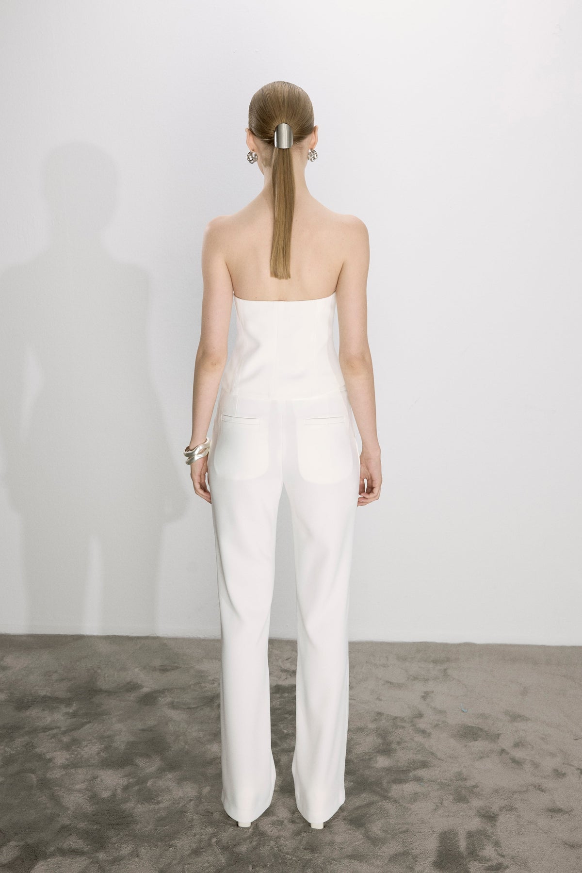 Nazlı Ceren-Arced Krep Pantolon Beyaz-Pantolon-2-roqelvaxirum.shop