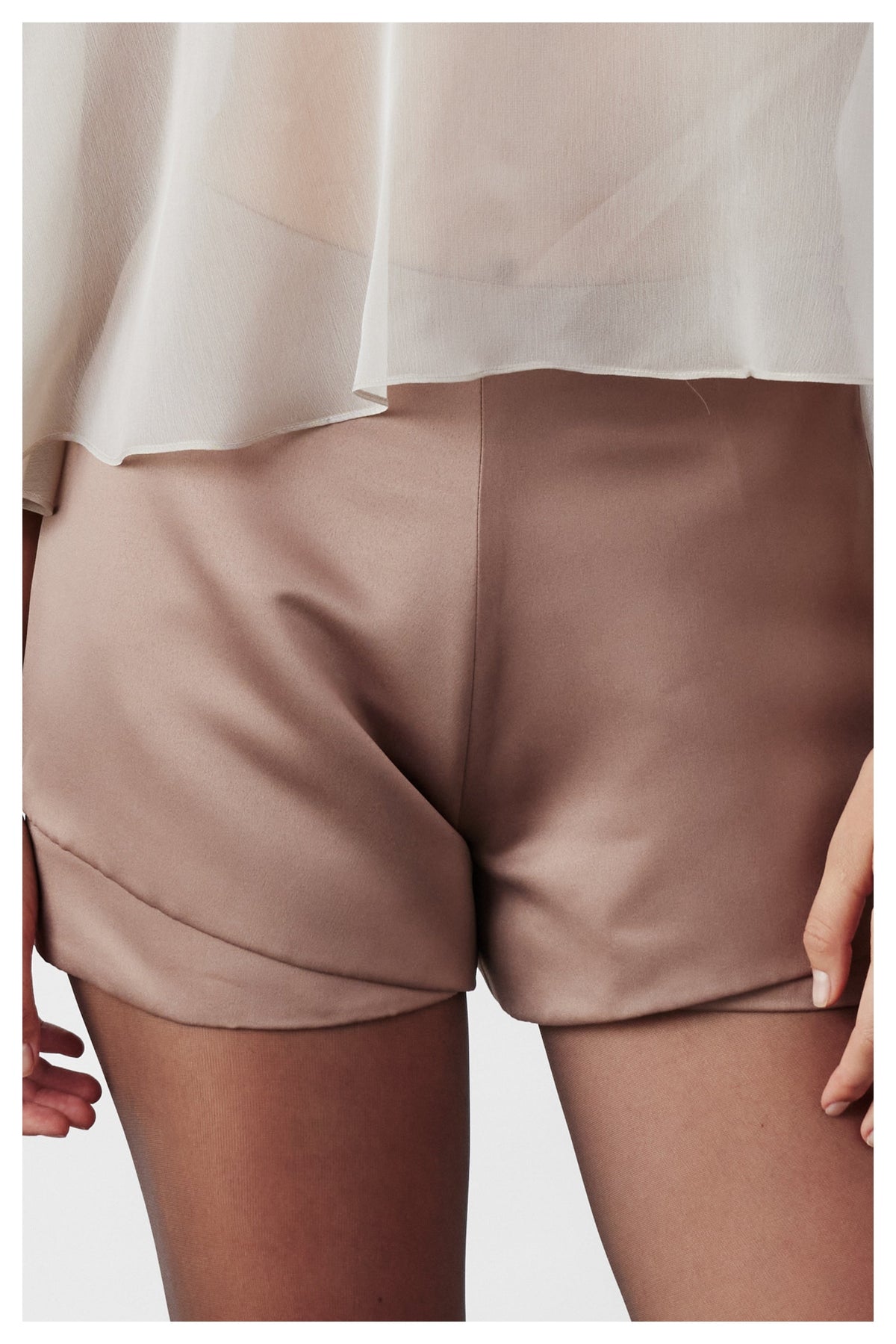 Nazlı Ceren-Maude Mini Saten şort-Şort-3-roqelvaxirum.shop