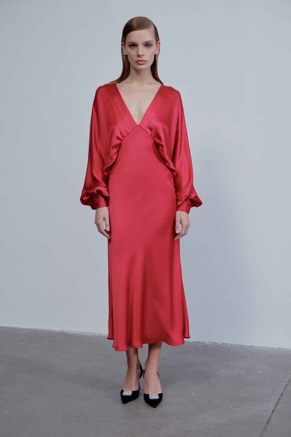 Nazlı Ceren-Mila V Yaka Saten Elbise Kırmızı-Elbise-3-roqelvaxirum.shop