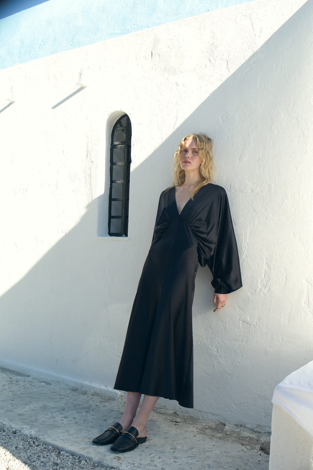 Nazlı Ceren-Mila V Yaka Saten Elbise Siyah-Elbise-3-roqelvaxirum.shop