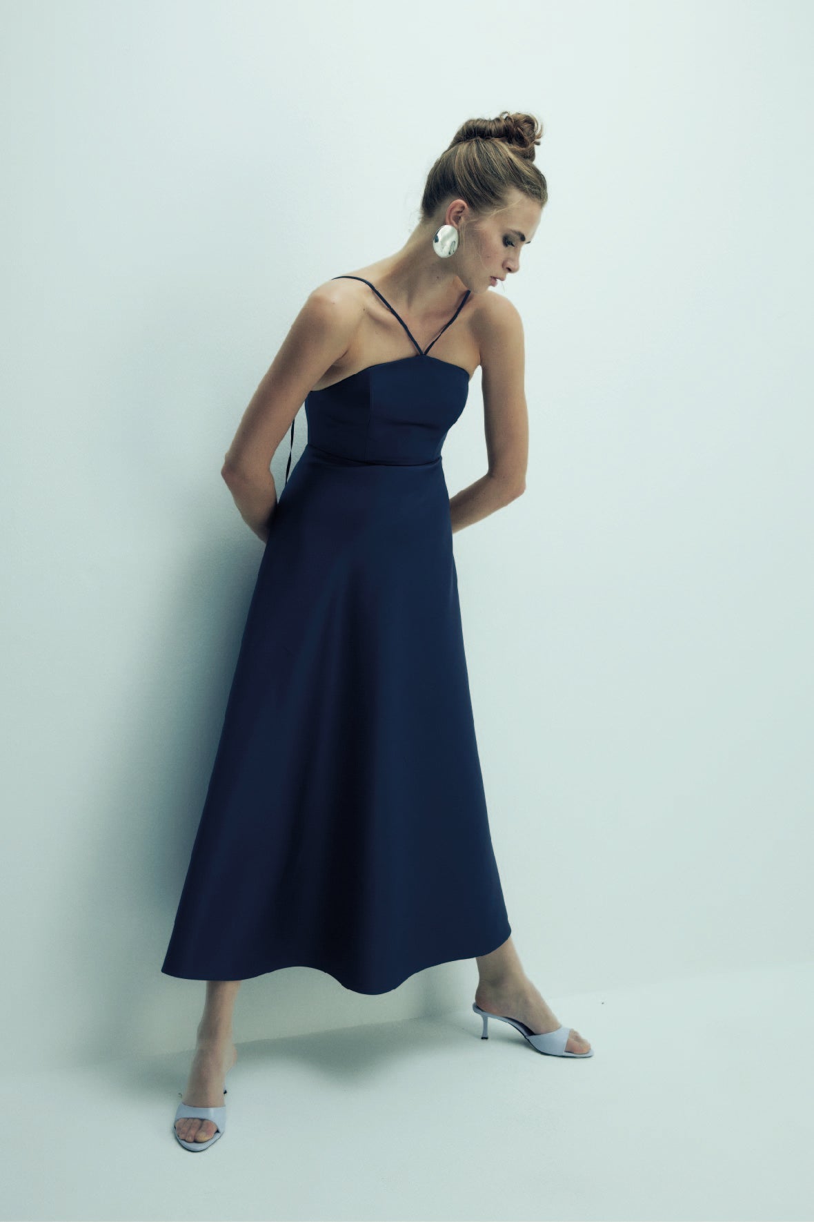 Nazlı Ceren-Riley Midi Elbise Midnight Blue-Elbise-4-roqelvaxirum.shop