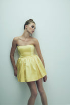 Nazlı Ceren-Sibby Straplez Saten Mini Elbise Marigold-Elbise-7-roqelvaxirum.shop