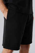 New Era-Essential Shorts Black-Şort-4-roqelvaxirum.shop