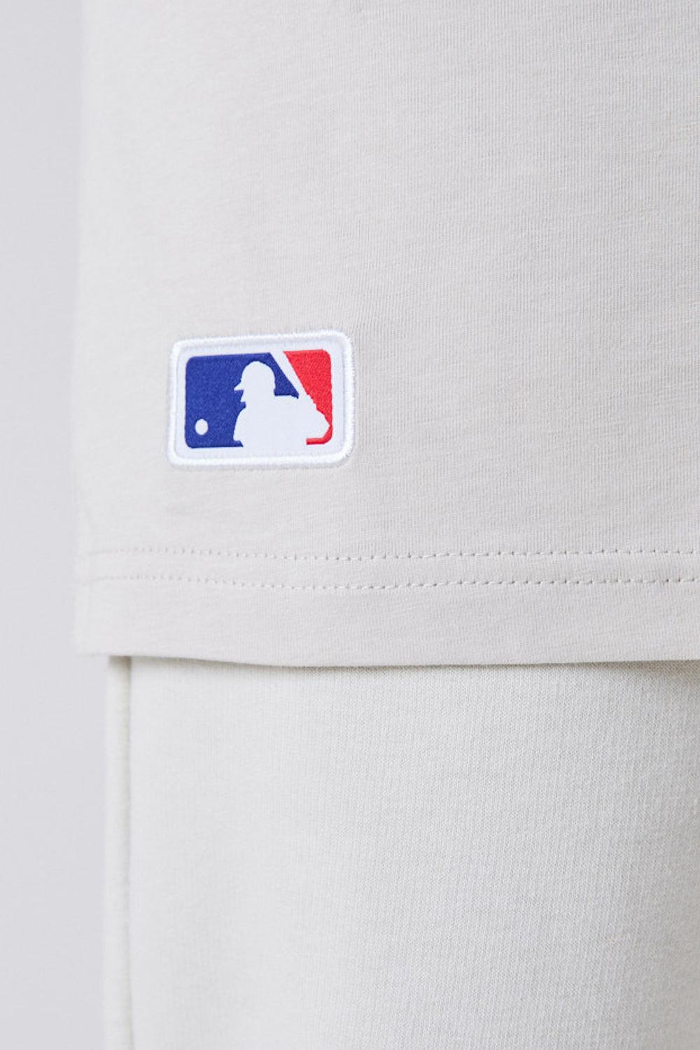 New Era-MLB League Essential Oversized Tee Beige-T-Shirts-4-roqelvaxirum.shop