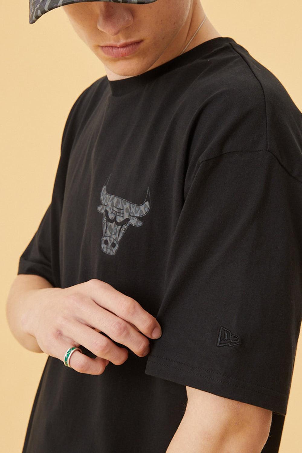 New Era-NBA Seasonal Infill Oversized Tee Chicago Bulls-T-Shirts-3-roqelvaxirum.shop