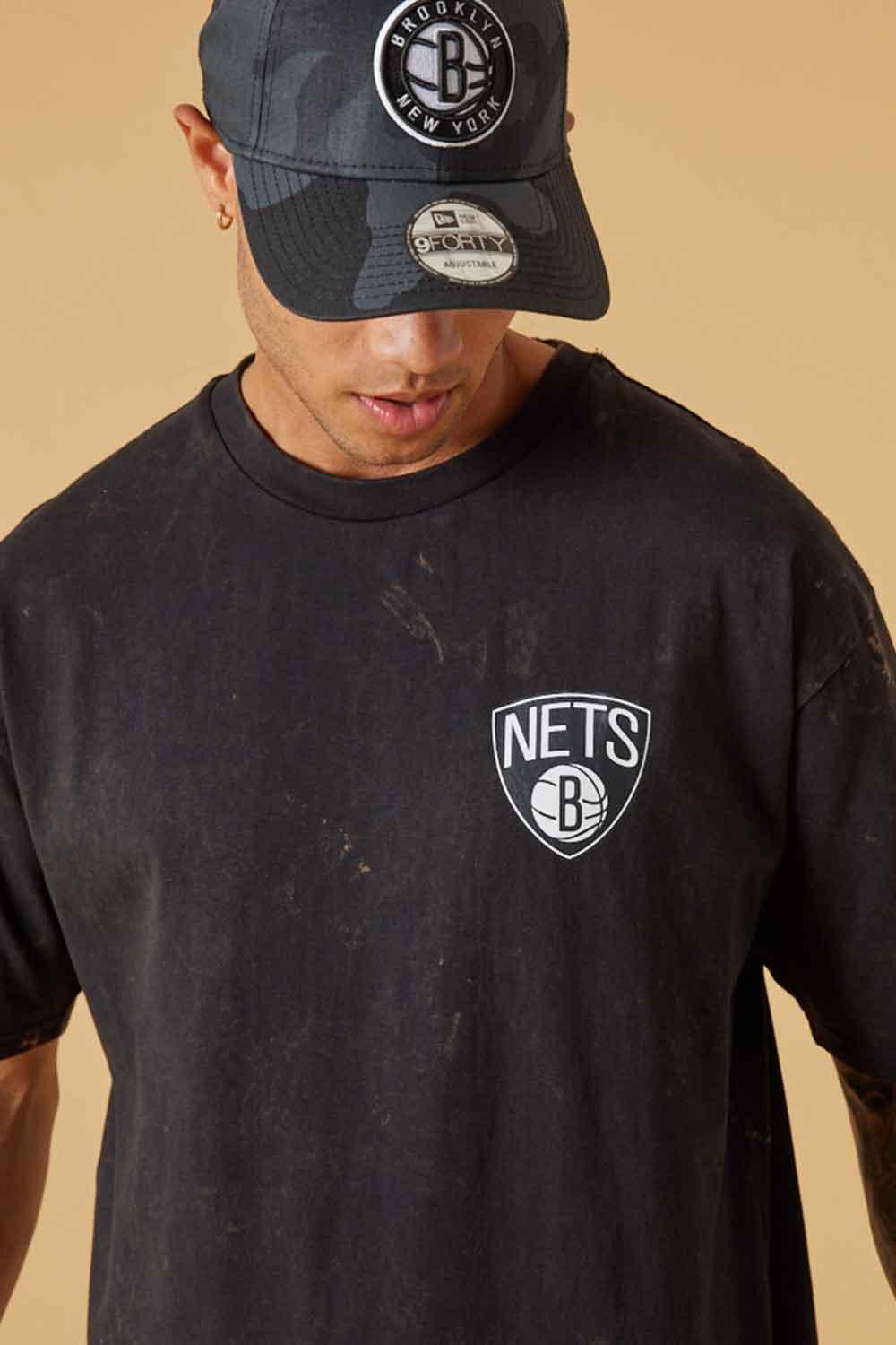 New Era-Washed Pack Graphic Oversized Tee Brooklyn Nets-T-Shirts-4-roqelvaxirum.shop