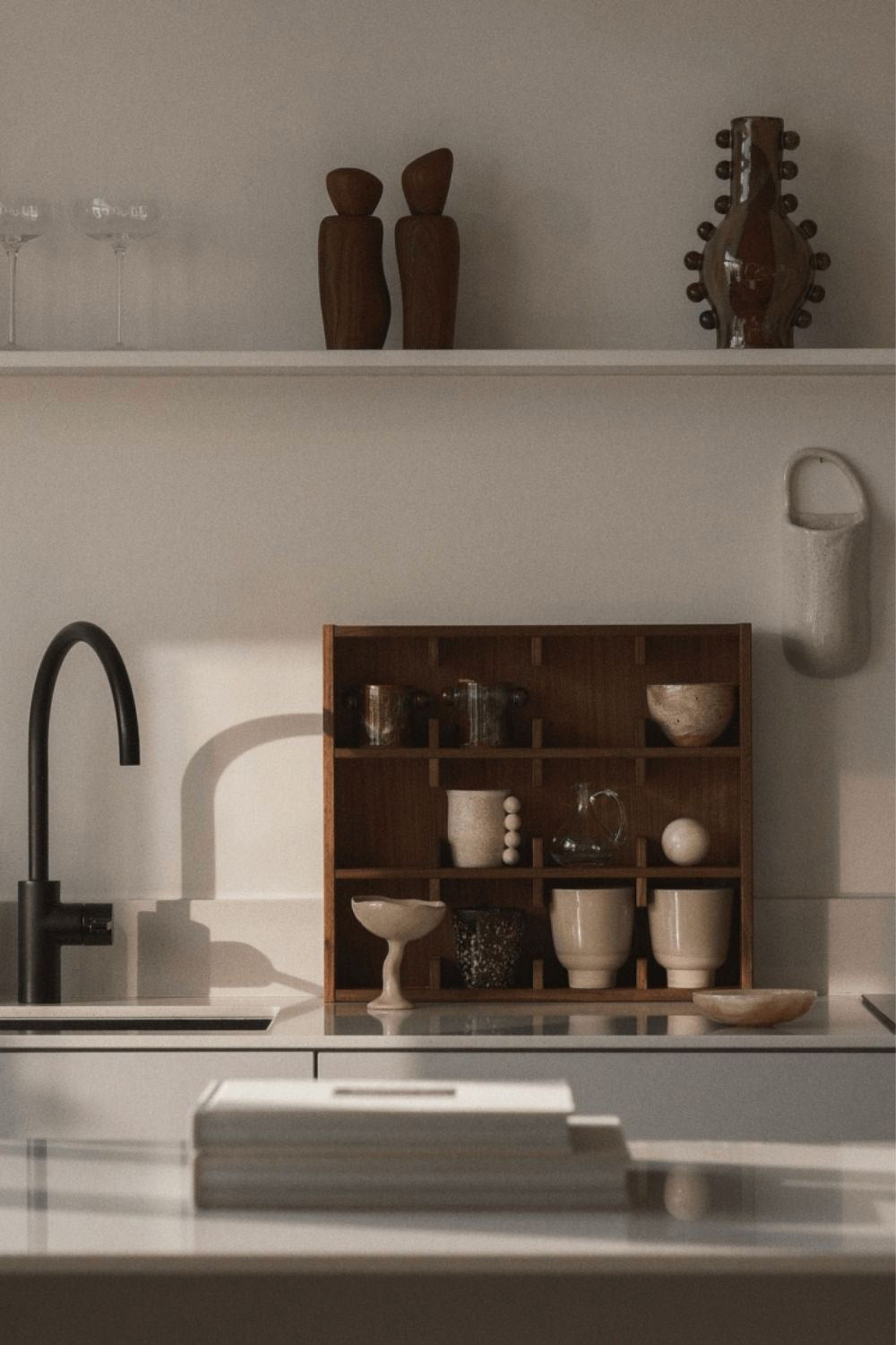 Paledin Design-Kaffe 3 - Kızıl Kahve-Duvar Rafı-1-roqelvaxirum.shop