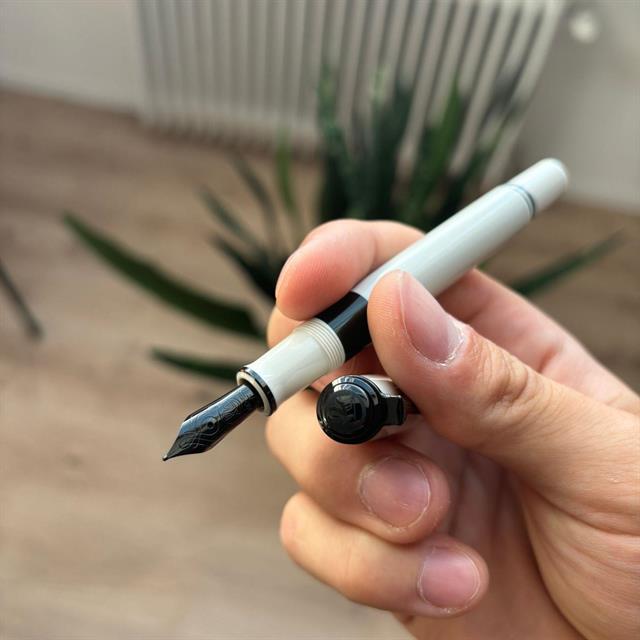 Pelikan-Souveran M670 Warm Grey Dolma Kalem M-Dolma Kalem-3-roqelvaxirum.shop