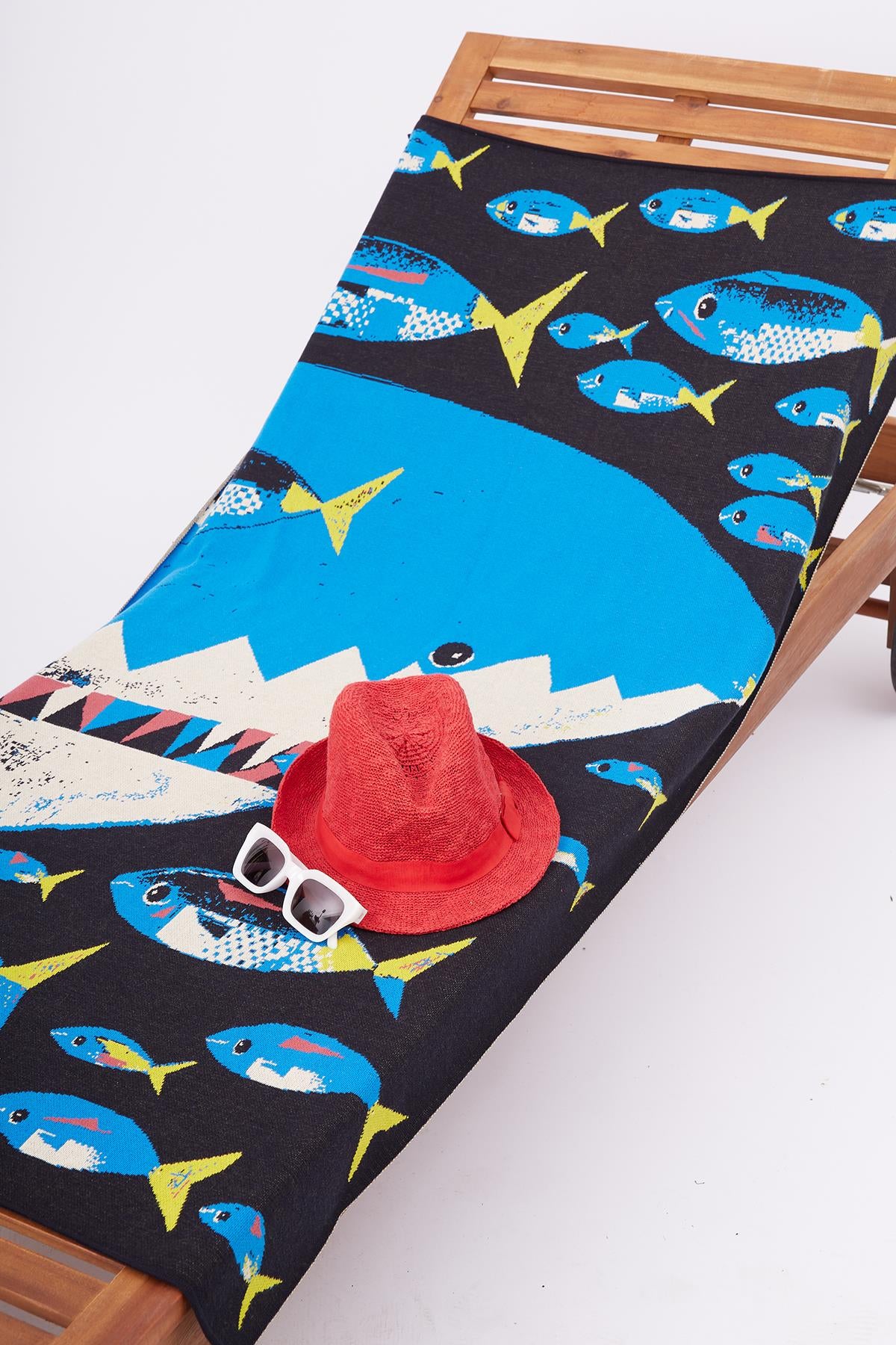 Peraluna Hungry Shark Beach Towel Jakarlı Pamuklu Plaj Örtüsü - Mavi Multi