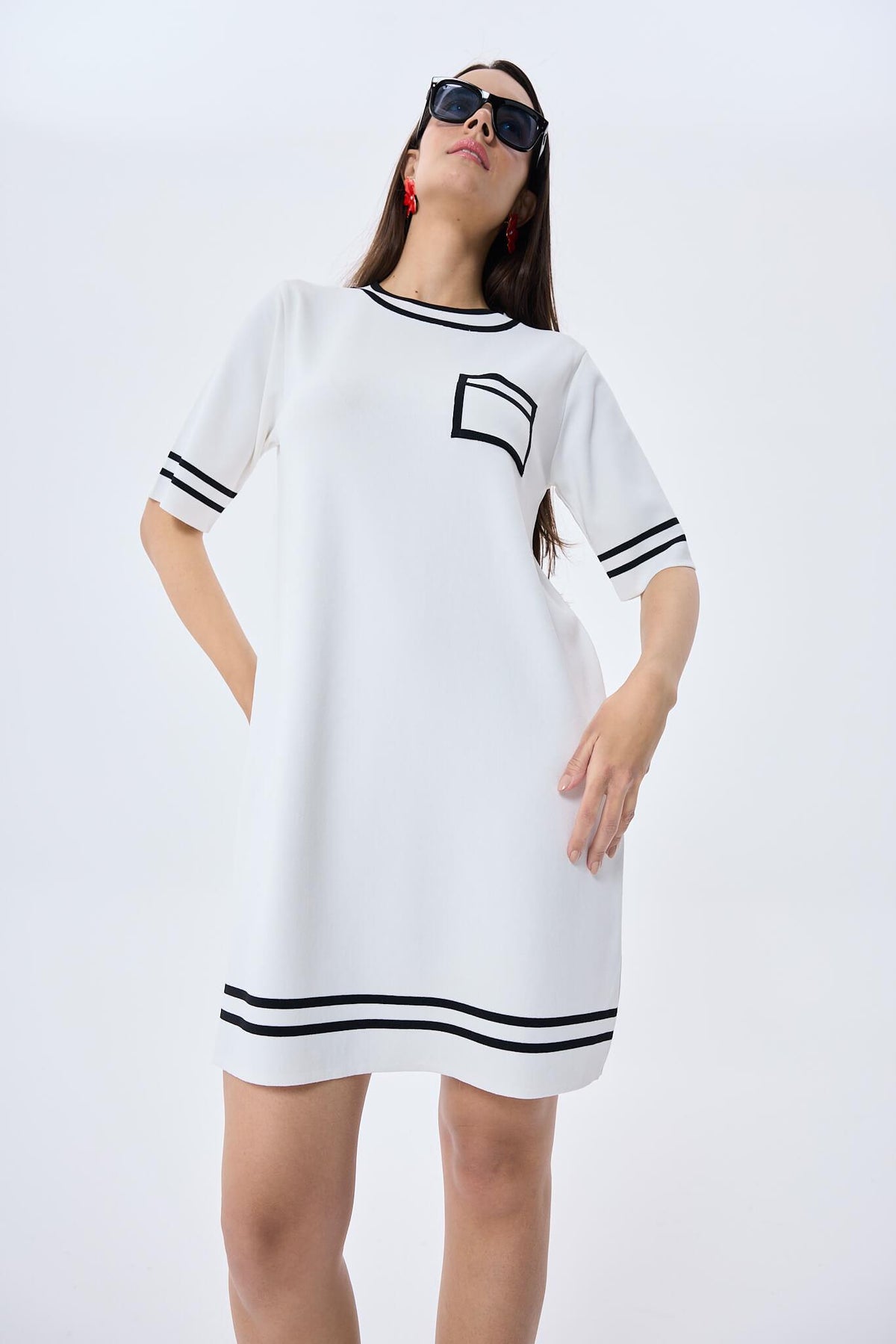 Peraluna-Ingrid, çizgi Detaylı Mini Yazlık Triko Elbise Ekru-Elbise-3-roqelvaxirum.shop