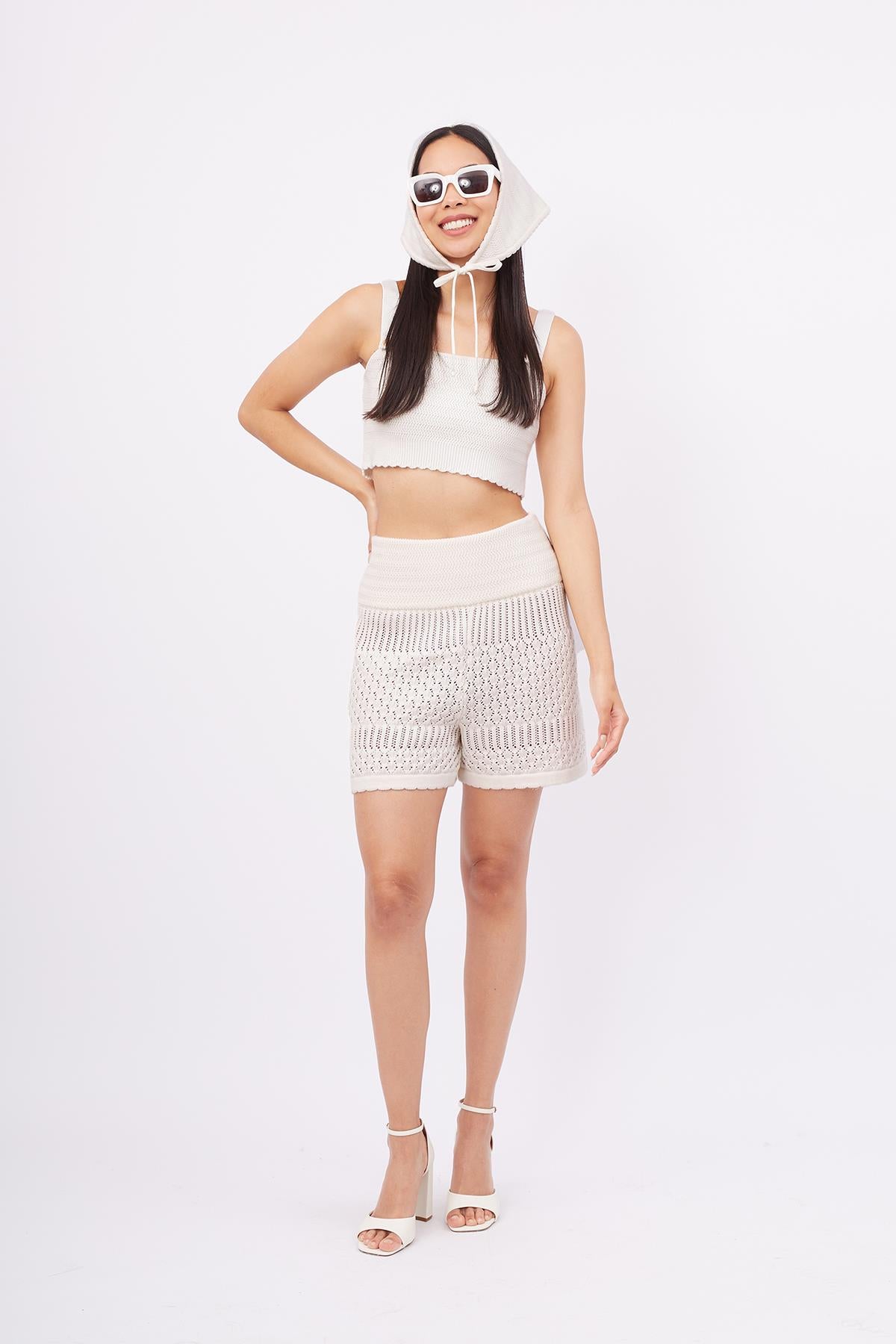 Peraluna-Iris Short Ajur Örgü Beli Lastikli Rahat Kesim Kadın Triko Şort Ekru-Şort-1-roqelvaxirum.shop