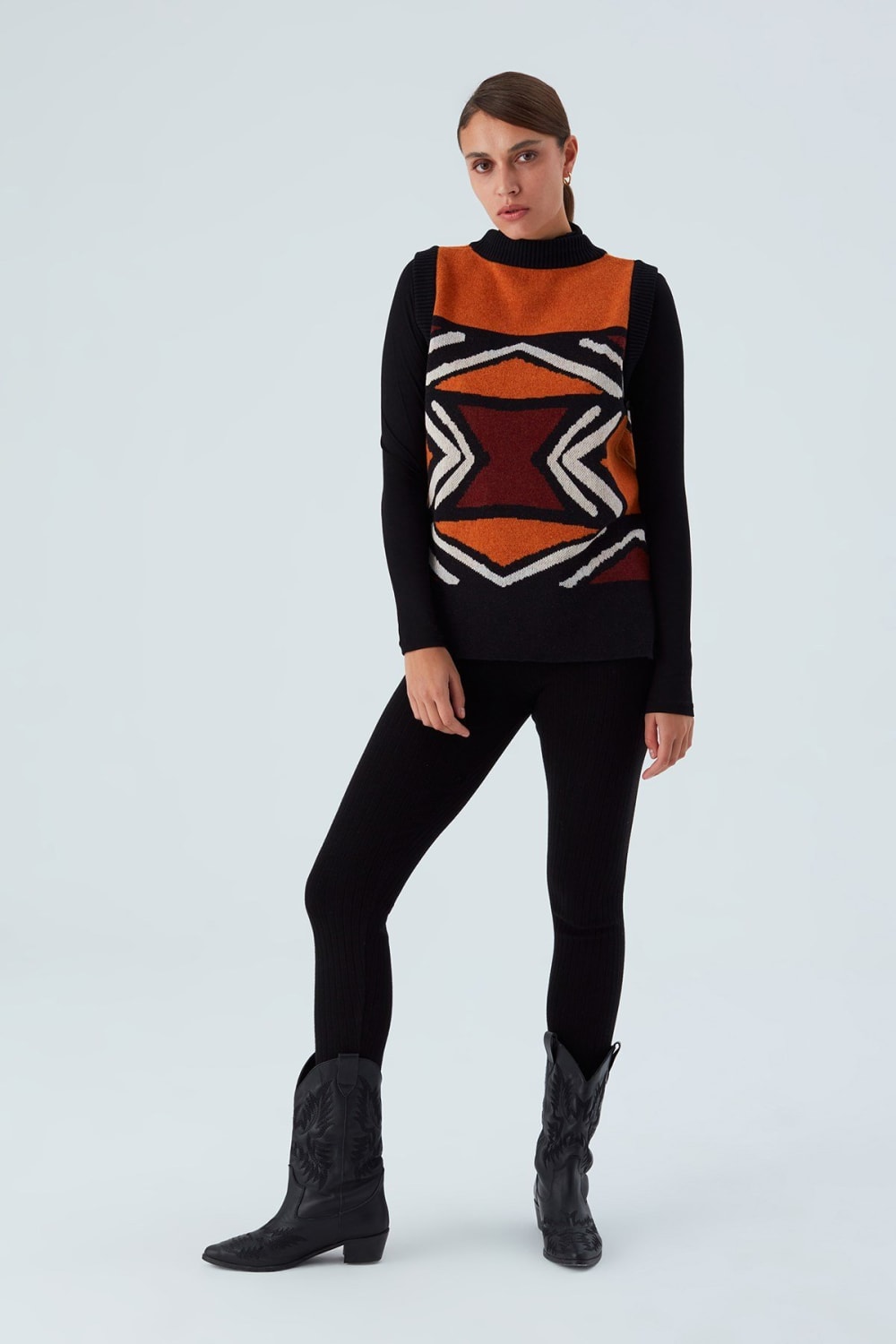 Peraluna-Kenda Vest Etnik Jakar Desenli Yanları Yırtmaçlı Kadın Triko Süveter-Kazak & Triko-1-roqelvaxirum.shop