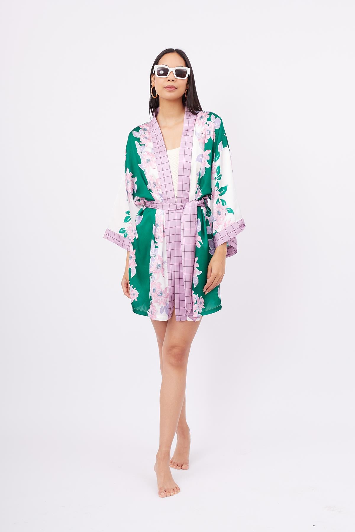 Peraluna-Lilac Charm Short Kimono çiçek Baskılı 90 Cm Saten Kısa Kadın Kimono Yeşil/Pembe-Kimono-1-roqelvaxirum.shop