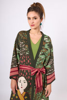 Peraluna-Magic Moments Jakarlı Kadın Uzun Triko Kimono Koyu Yeşil Multi-Kimono-2-roqelvaxirum.shop