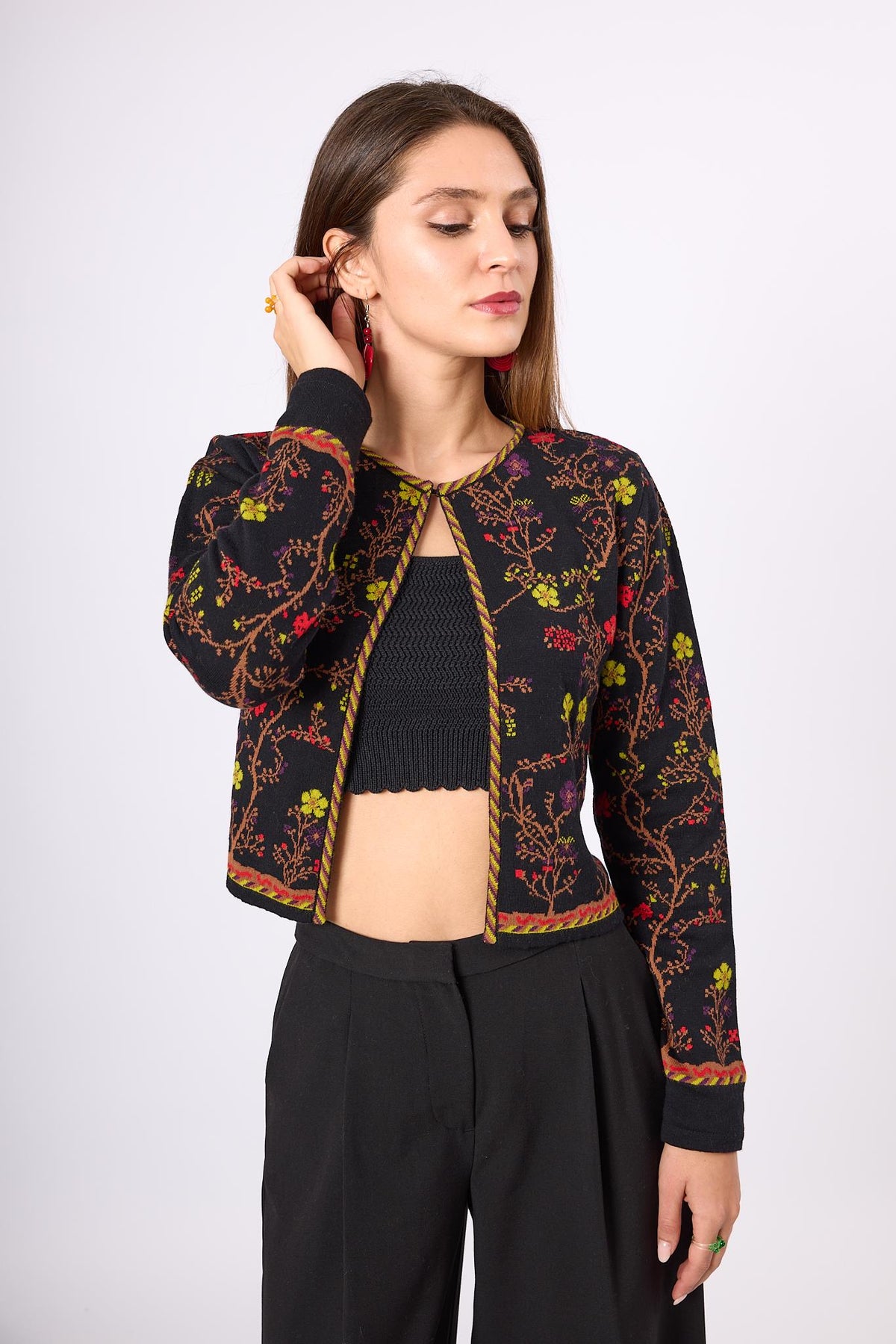 Peraluna-Nostalgia Çiçek Desenli Kadın Krop Hırka Siyah/Multi-Kazak & Triko-2-roqelvaxirum.shop