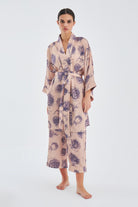 Peraluna-Rosa Gül Desenli Diz Hizası Saten Kadın Kimono-Kimono-4-roqelvaxirum.shop