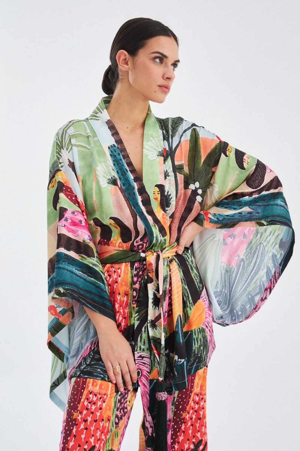 Peraluna-Shuko Tropik Desenli Geniş Kollu Saten Kadın Kimono-Kimono-6-roqelvaxirum.shop